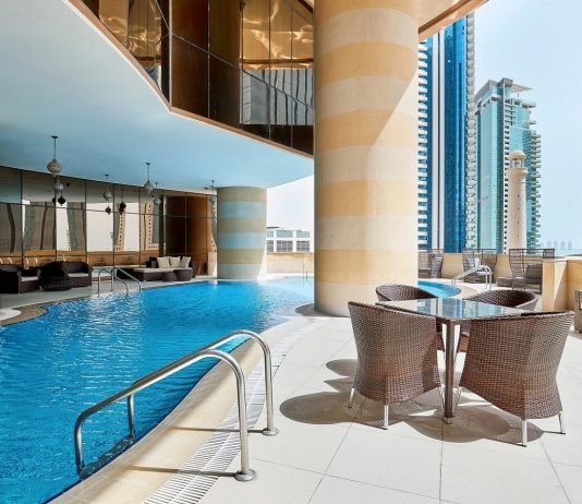 Mehr entdecken, ohne mehr zu zahlen: Die besten Stopover-Angebote Crown Plaza Doha
