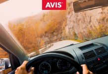 Avis mieten und 4.000 BahnBonus Punkte kassieren Mann am Steuer eines Avis-Mietwagens