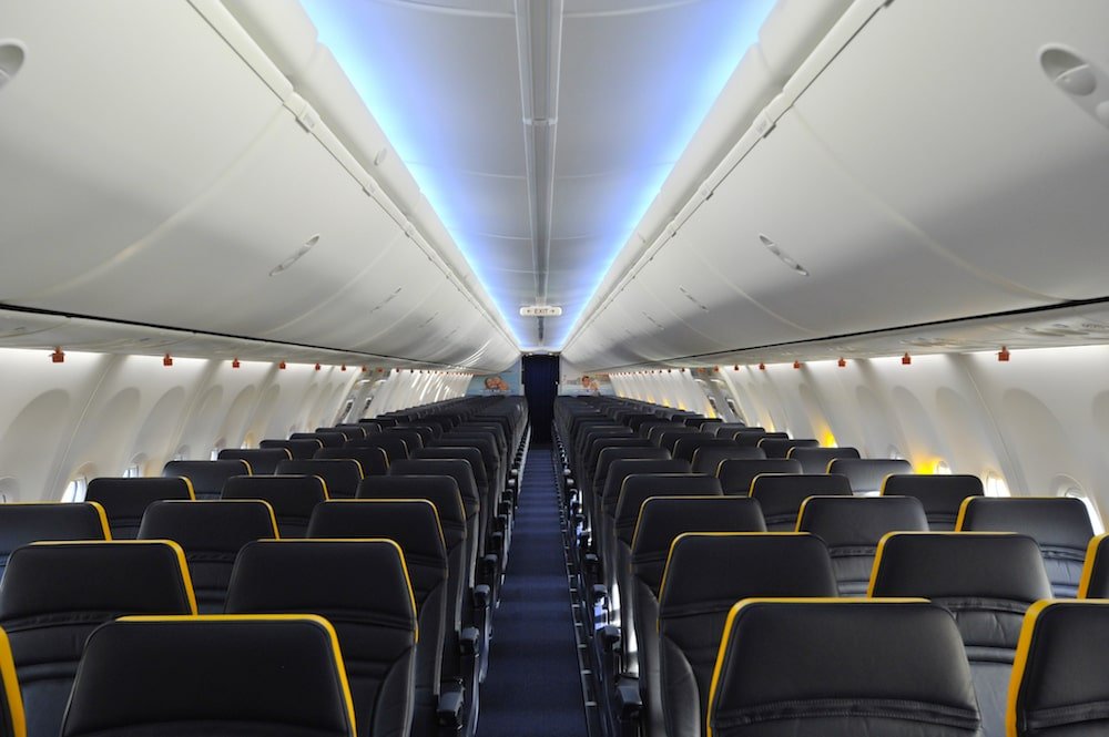 Ryanair Flugzeug Kabine