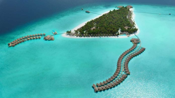 Nachhaltige Malediven Reisen: Das Heritance Aarah aus der Luft