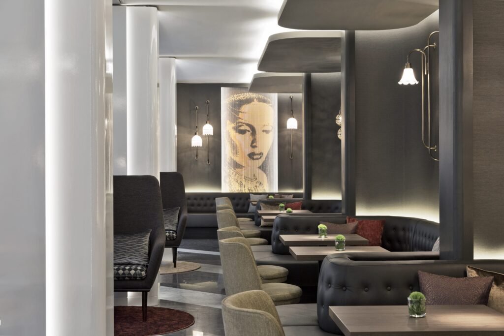 Renaissance Wien Hotel Restaurant Wunderkammer Lounge-Bereich