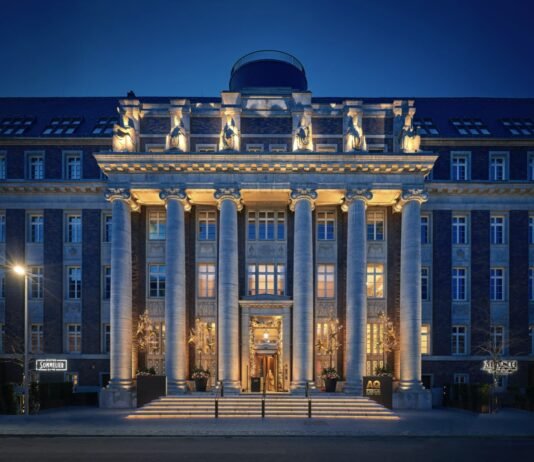 Unbound Collection by Hyatt kommt nach Deutschland Unbound Collection by Hyatt THE WELLEM Außenansicht Nacht