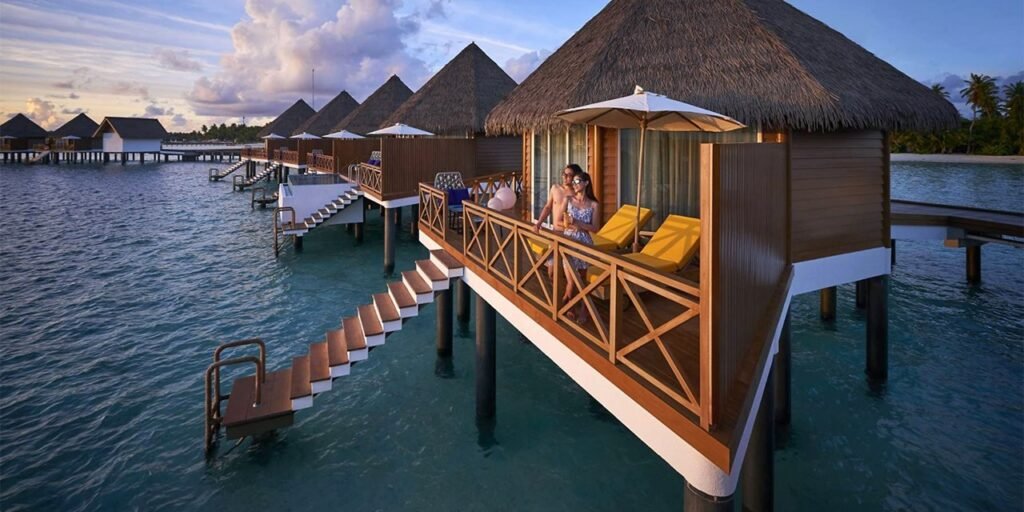 Sonnenuntergang - Mercure Maldives Kooddoo Resort in Malediven