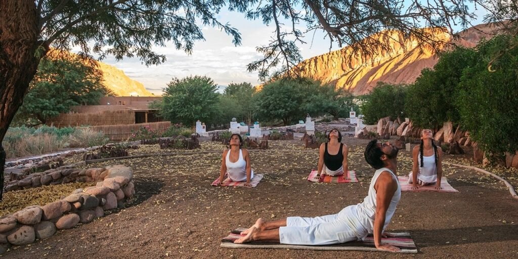 Yoga im Freien im Nayara Alto Atacama Resort 