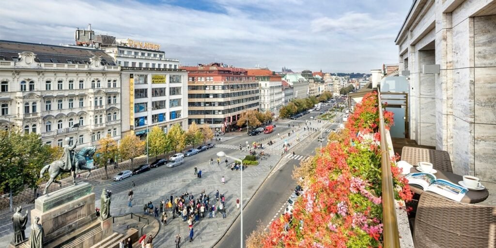 Ausblick auf den 750 Meter langen Wenzelsplatz - Fünf-Sterne-Hotel Occidental Praha Wilson