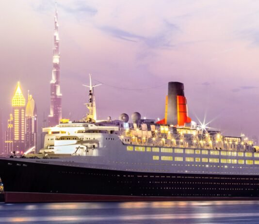Die Queen Elisabeth 2 wird ein Accor Hotel in Dubai Schiff Queen Elisabeth 2