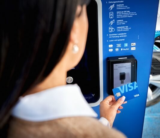 Mit Visa bei Aral pulse bezahlen und Cashback erhalten Aral Pulse - Kartenzahlung ist nun auch direkt an den E-ladesäulen möglich