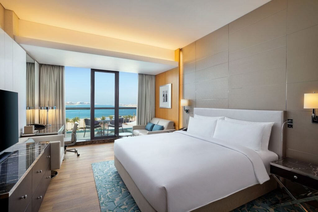 Hilton Dubai Palm Jumeirah King Executive Room / Copyright © 2022 Hilton