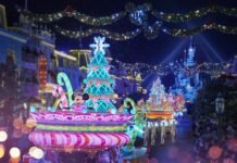 Weihnachten im Disneyland Paris Mickey's Dazzling Christmas Parade 3©DISNEY
