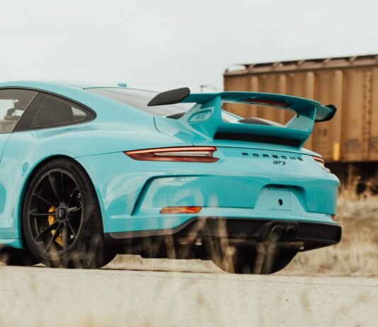 8-fache Miles & More Prämienmeilen bei Porsche Experience 8-fache Meilen bei Porsche Experience / Bild: Eric Saunders - Unsplash