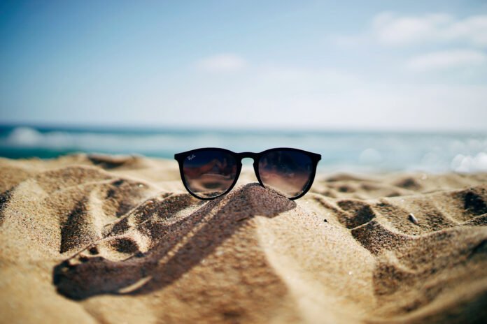 Urlaubstage planen für Neujahr, Ostern und mehr / Bild: Ethan Robertson - Unsplash