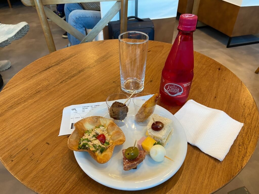 Snack vor dem Flug in der Advantage VIP Lounge - Flughafen Santos Dumont, Rio de Janeiro