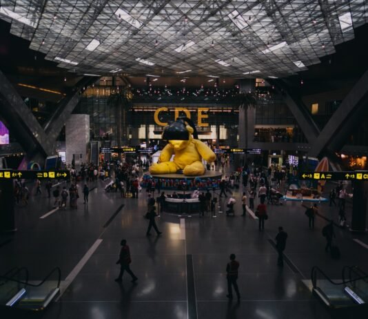 Avios für Shopping und Essen ausgeben Hamad International Airport / Bild: Levi Meir Clancy - Unsplash