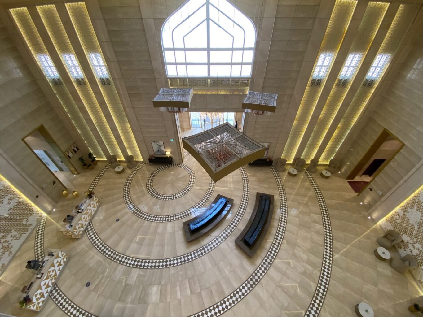 Al Messila Resort + Spa Doha Qatar Lobby von oben