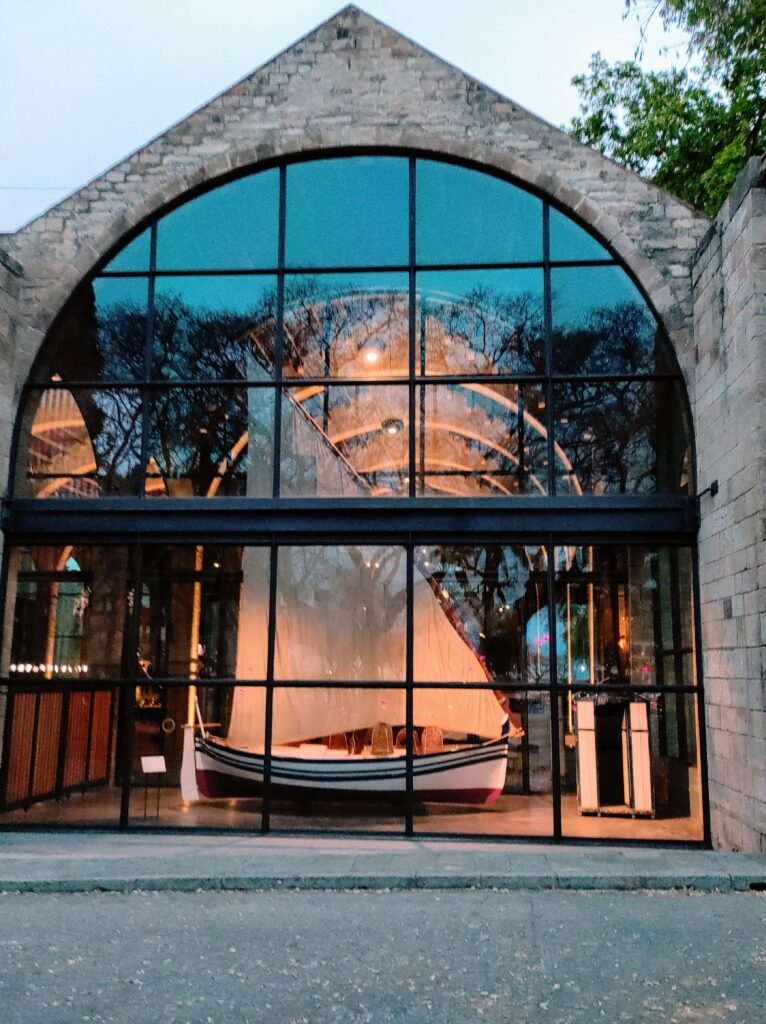 Fassade des Schifffahrtsmuseums von Barcelona