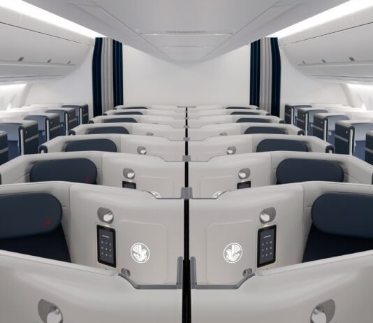 Air France: Neue Sitze für alle Klassen im Airbus A350 Air France setzt die Einführung ihres neuen Reisestandards in der Business-, Premium Economy- und Economy-Kabine fort, der ein Höchstmaß an Komfort und Technologie bietet.