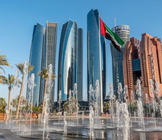 Air France fliegt nach Abu Dhabi Ab dem 29. Oktober 2023 bietet Air France täglich Flüge von Paris-Charles de Gaulle nach Abu Dhabi an.