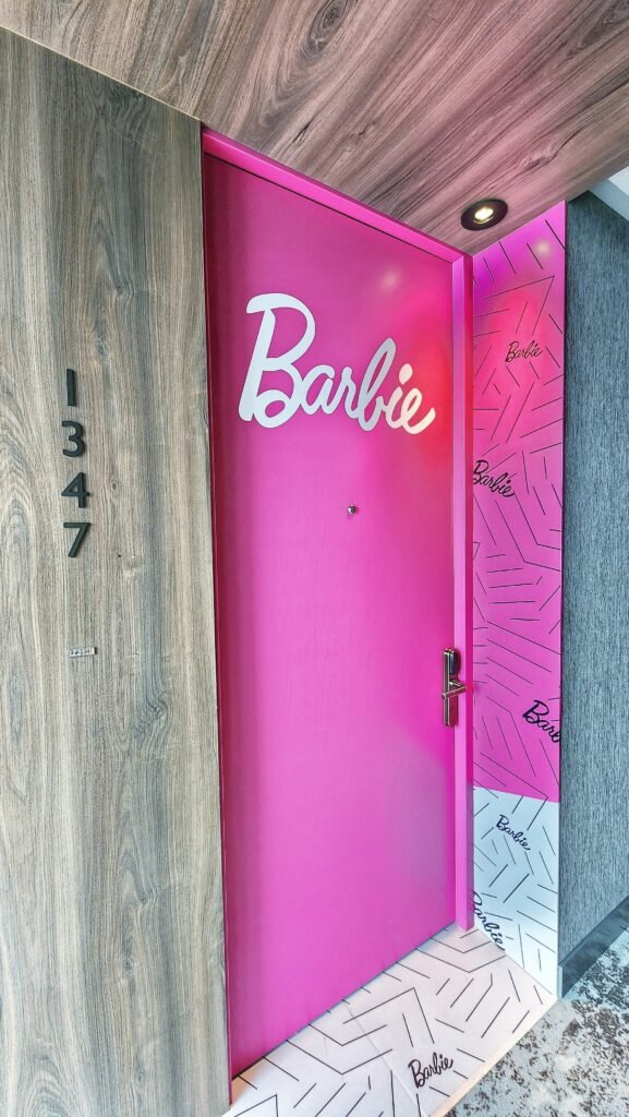 Hilton: Barbie Suite in Bogotá - Eingang. (c) Hilton