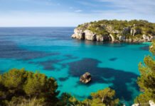 Barcelona – Menorca in nur dreieinhalb Stunden Das Schiff Cecilia Payne von Baleària verbindet täglich die Route Barcelona - Menorca in einer dreieinhalbstündigen Fahrt.