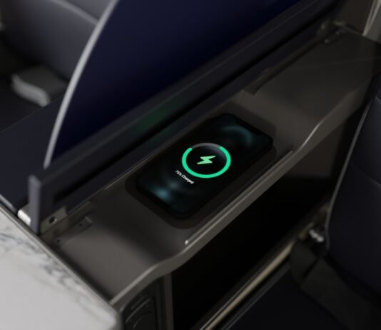 United Airlines präsentiert neue Sitze für die First Class United Airlines präsentiert neue Sitze für die First Class mit kabellosen Lademöglichkeiten.