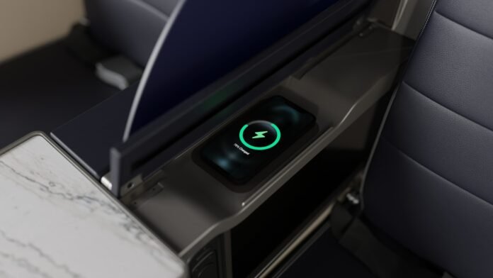 United Airlines präsentiert neue Sitze für die First Class mit kabellosen Lademöglichkeiten.