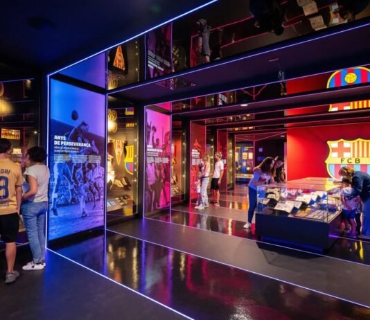 Unvergesslicher Besuch beim FC Barcelona Besuche unbedingt den berühmten FC Barcelona während deines Aufenthalts in Barcelona. Unser Artikel bietet wertvolle Tipps für dein optimales Erlebnis beim Besuch des Vereins. Copyright (c) FC Barcelona