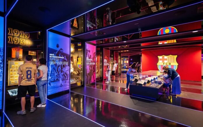 barca-immersive-tour_eingang-min Besuche unbedingt den berühmten FC Barcelona während deines Aufenthalts in Barcelona. Unser Artikel bietet wertvolle Tipps für dein optimales Erlebnis beim Besuch des Vereins. Copyright (c) FC Barcelona