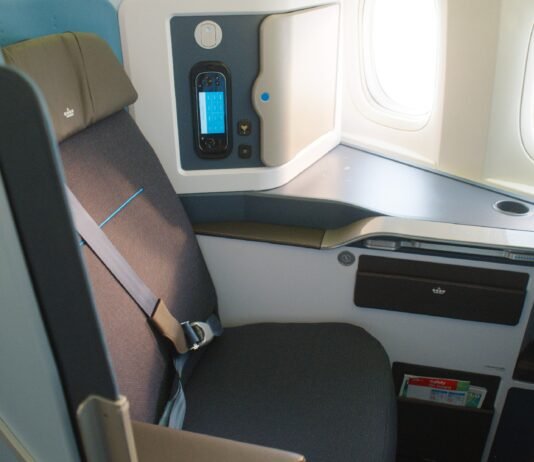KLM: Neue Sitze in der World Business Class KLM fĂĽhrt neue World Business Class-Sitze an Bord der B777 ein. / Quelle: KLM Newsroom