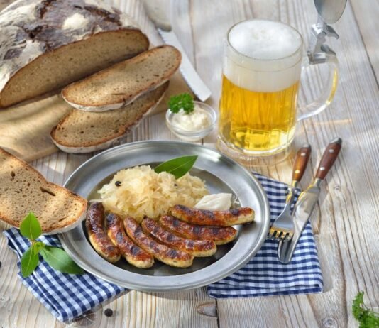 Die besten Biergarten in München In diesem Artikel findest du die Top 7 Biergärten sowie unsere Hotelempfehlung, die du in dieser charmanten Stadt besuchen solltest.