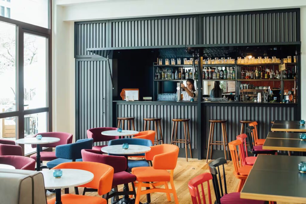 Vienna House Easy by Wyndham Krakau - Bar. Copyright (c) Wyndham Hotels