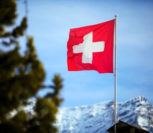 2fach HotMiles in der Schweiz sammeln Buche einen Aufenthalt in einem der Schweizer H-Hotels und freu dich noch bis zum 30. September über zweifache HotMiles.