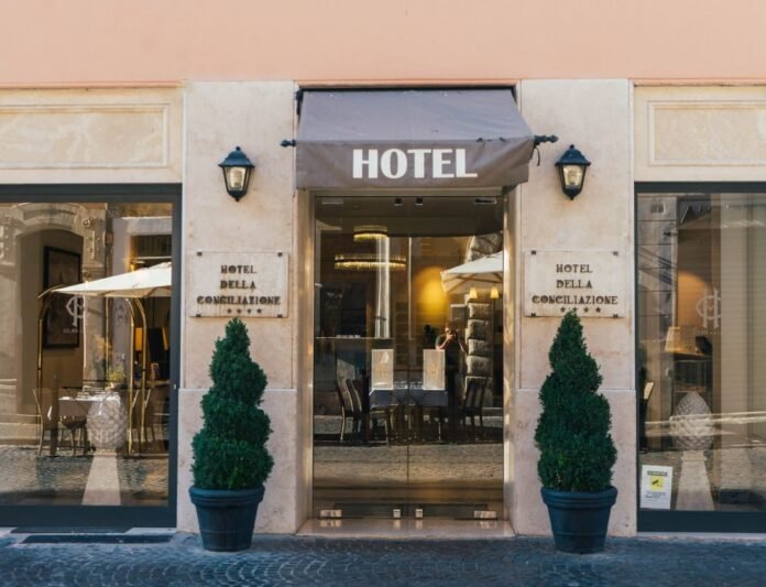 IHG One Rewards IHG One Rewards setzt seine neue Aktion fort, die einen 15% Rabatt in ausgewählten neuen Hotels bietet.
