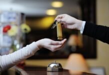 Was ist erlaubt im Hotel und was nicht? 3.000 Marriott Bonvoy Extrapunkte pro Aufenthalt erwarten dich zwischen jetzt und dem 1. März 2024 in einem der teilnehmenden Moxy Hotels in Europa und im Vereinigten Königreich.