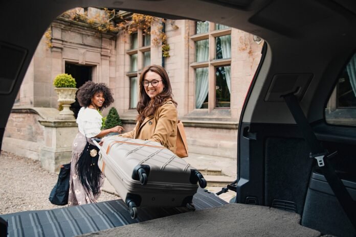 AVIS_DRIVE_Kampagne_DE_Upgradeguru-GI-1169549804-min Ab sofort können Avis Kunden ein ganzes Jahr lang exklusiv und gebündelt die besten Vorteile der Autovermietung genießen, indem sie sich für die Mitgliedschaft im neuen Avis Preferred DRIVE entscheiden.