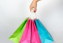 Weihnachtsshopping: 4-fache Prämienmeilen in The Bicester Collection Villages Tauche ein in die festliche Atmosphäre eines glitzernden Shopping Village und hol dir dabei satte 4 Miles & More Prämienmeilen für jeden Euro oder Pfund, den du während deiner Shoppingtour bei deinen Lieblingsmarken ausgibst.