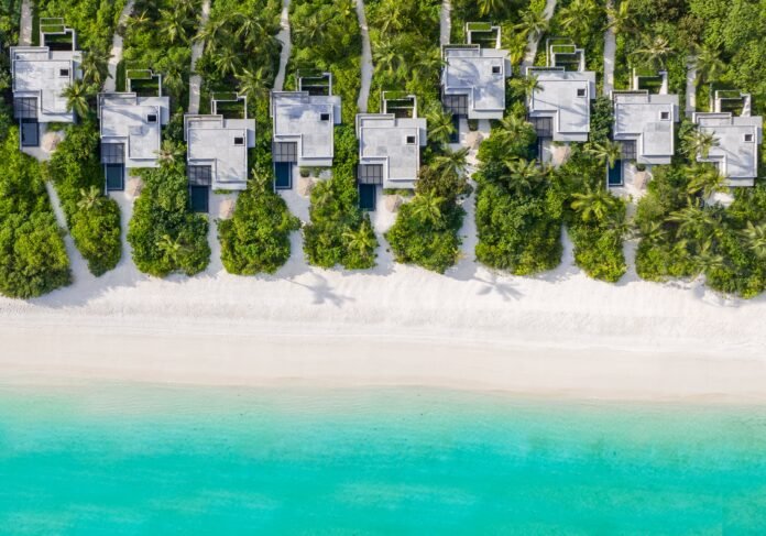 Entdecke das paradiesische Alila Kothaifaru Maldives – ein exklusives Resort, das Luxus und Natur in perfekter Harmonie vereint.