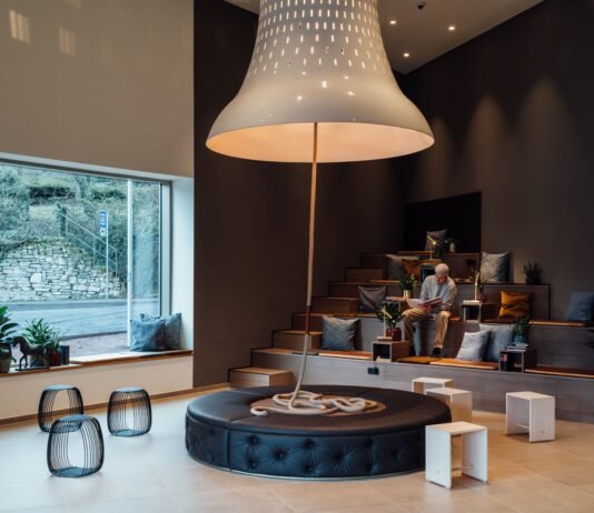 Auf musikalischen Spuren in Deutschland: Kronberg, Leipzig und Eisenach Entdecke die musikalische Geschichte Deutschlands in Kronberg, Leipzig und Eisenach – drei Städte, die mit Leidenschaft den Taktstock führen.