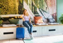 ACHAT Hotels: Erlebe 31 Mal Urlaub in 12 Wochen mit der Winter-Flatrate Von München über Regensburg nach Karlsruhe, durch Offenburg nach Bremen und über Zwickau zurück – das sind nur sechs von 31 faszinierenden Zwischenstopps, die man mit der ACHAT Winter-Flatrate erleben kann.