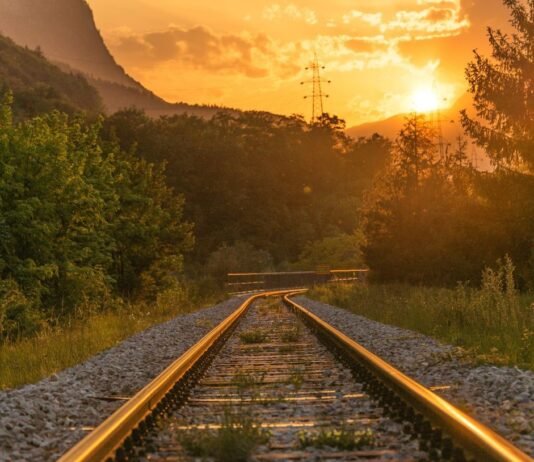 Aktuelle Bahnstreiks – Welche Rechte stehen den Reisenden zu? Welche Rechte stehen Reisenden zu, wenn das Bahnpersonal streikt, Züge Verspätung haben oder gänzlich ausfallen?