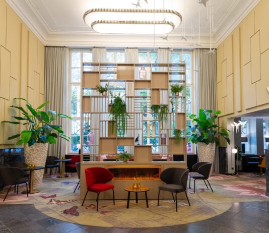 Doppelte Punkte bei BahnBonus und Leonardo Hotels Leonardo Royal Hotel Berlin Alexanderplatz Lobby (c) Leonardo Hotels Central Europe