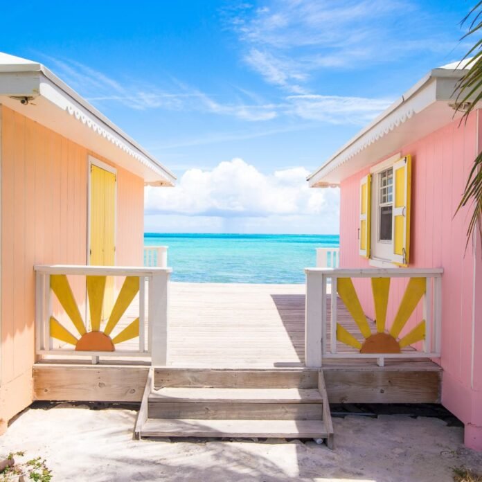 Strandhaus_am_Karibik-min World Of Hyatt bietet eine attraktive Aktion an, bei der du bis zu 20.000 Bonuspunkte in Lateinamerika oder in die Karibik sammeln kannst.