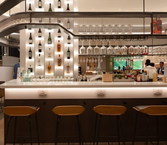 Lufthansa eröffnet neue Premium-Lounge in Newark Am Newark Liberty International Airport in New Jersey hat Lufthansa eine neue Premium-Lounge eröffnet, die Reisenden vor dem Abflug einen komfortablen Rückzugsort bietet. (c) Lufthansa