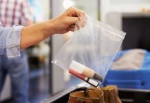 Neue Regeln für Flüssigkeiten im Handgepäck Ab dem 1. September 2024 gelten an vielen europäischen Flughäfen wieder strengere Regeln für Flüssigkeiten im Handgepäck.