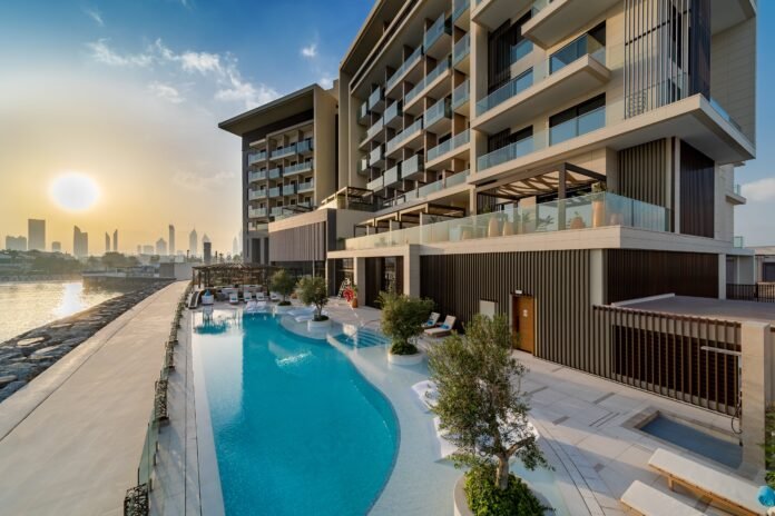 DXBCL-P0057-Hotel-Pool-View-min World of Hyatt hat ein spannendes Angebot für seine Mitglieder: Ab Oktober kannst du in ausgewählten Hotels doppelte Prämienpunkte sammeln. / Hyatt Centric Dubai. Bild: World of Hyatt