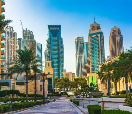 Luxusreise nach Dubai: Mit Punkten bieten und gewinnen! Hast du Lust auf einen luxuriösen Aufenthalt in Dubai? Mercure feiert seine 1.000. Hoteleröffnung und bietet dir die exklusive Chance, ein unvergessliches Erlebnis zu ergattern!