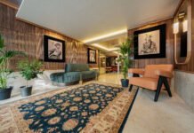 Neue Hotelmarke für Düsseldorf: Das MUZE wird eröffnet Das MUZE Düsseldorf – Handwritten Collection befindet sich im trendigen Stadtviertel Pempelfort. Inspiriert von der Eleganz des Art Deco bietet jedes der 60 Zimmer des Boutique-Hotels eine einzigartige Mischung aus natürlichen Materialien und kühnen Akzenten. Copyright: Kristof Kester Puller