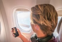Air France bietet bald kostenloses Ultra-Highspeed-WLAN an Bord Ab 2025 führt Air France schrittweise ein kostenloses Ultra-Highspeed-WLAN in all ihren Flugzeugen ein. Was genau das für dich bedeutet, erfährst du hier.