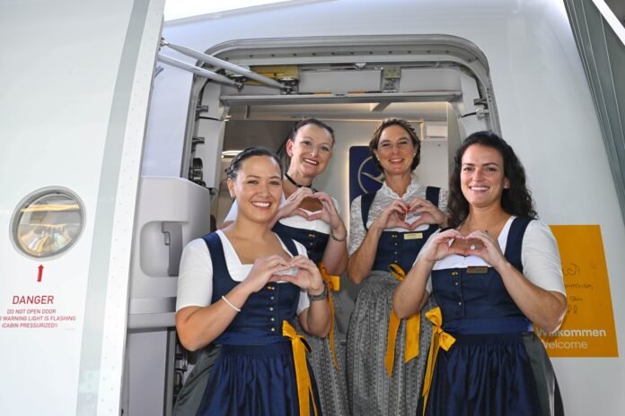 -atf3679oktoberfest-min Das Münchener Oktoberfest ist in vollem Gange und Lufthansa feiert mit – nicht nur auf der Theresienwiese, sondern auch in der Luft! Bild: Lufthansa
