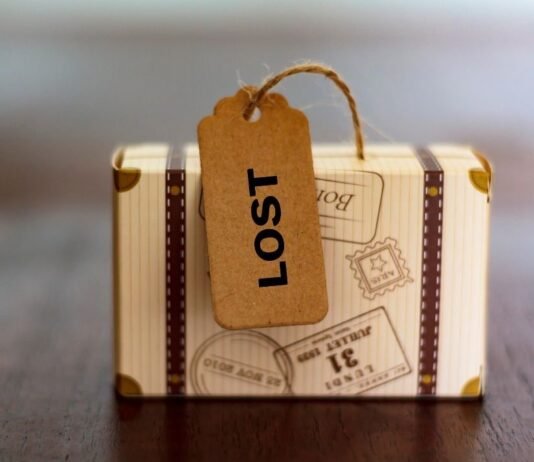 Mehr Entschädigung bei Gepäckverlust und Unfällen Die Europäische Union plant eine wichtige Änderung im Luftverkehr, die Passagieren zukünftig eine höhere Entschädigung bei Gepäckverlust und Unfällen sichern soll.