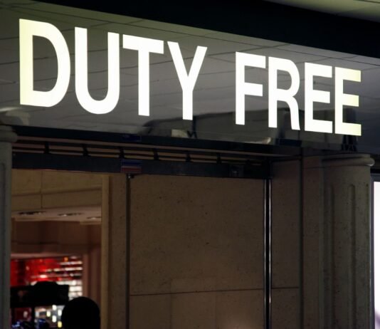 Verdopple deine Vorteile: Das bietet dir Qatar Duty Free Stell dir vor, du gehst shoppen oder genießt ein Essen bei Qatar Duty Free und verdienst dabei doppelte Prämienpunkte.